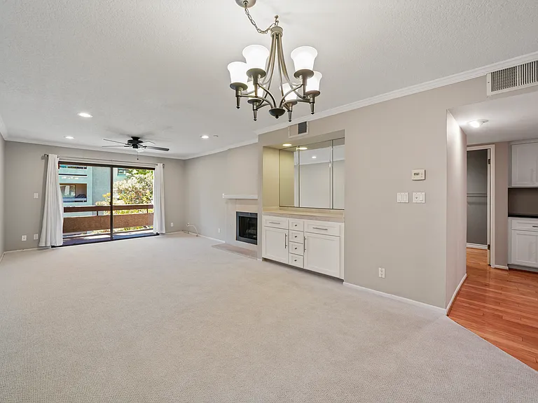 15231 Magnolia Blvd #221 — Photo 5