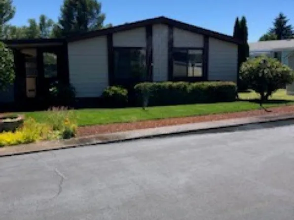 450 SE Lacreole Dr Unit 142, Dallas, OR 97338