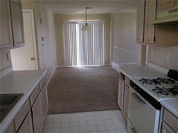 5th image of 12134 Royal Woods Dr