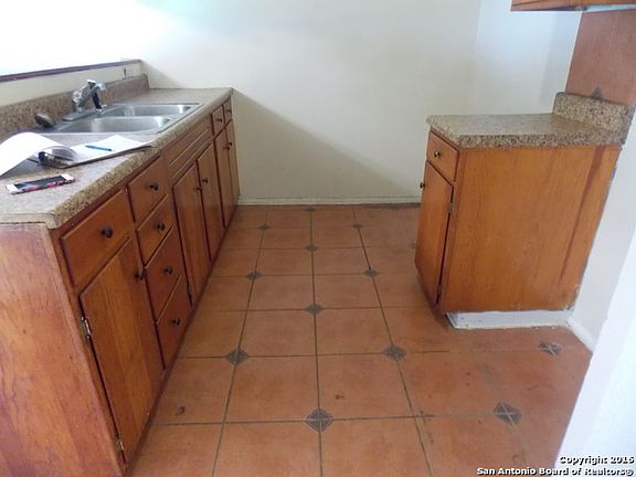 3rd image of 331 E Villaret Blvd
