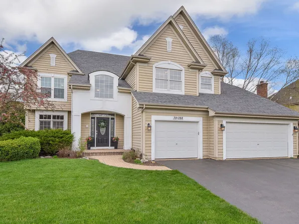 39W288 Forbes Dr, Geneva, IL 60134