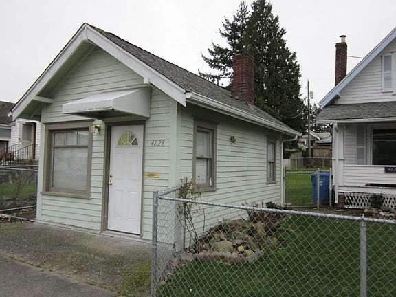 2nd image of 4826 Yakima Ave