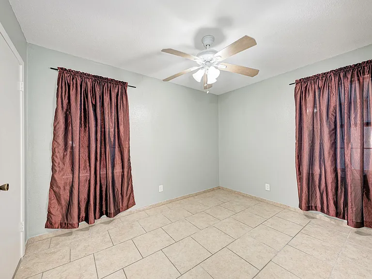 4701 Bandera Rd — Photo 28