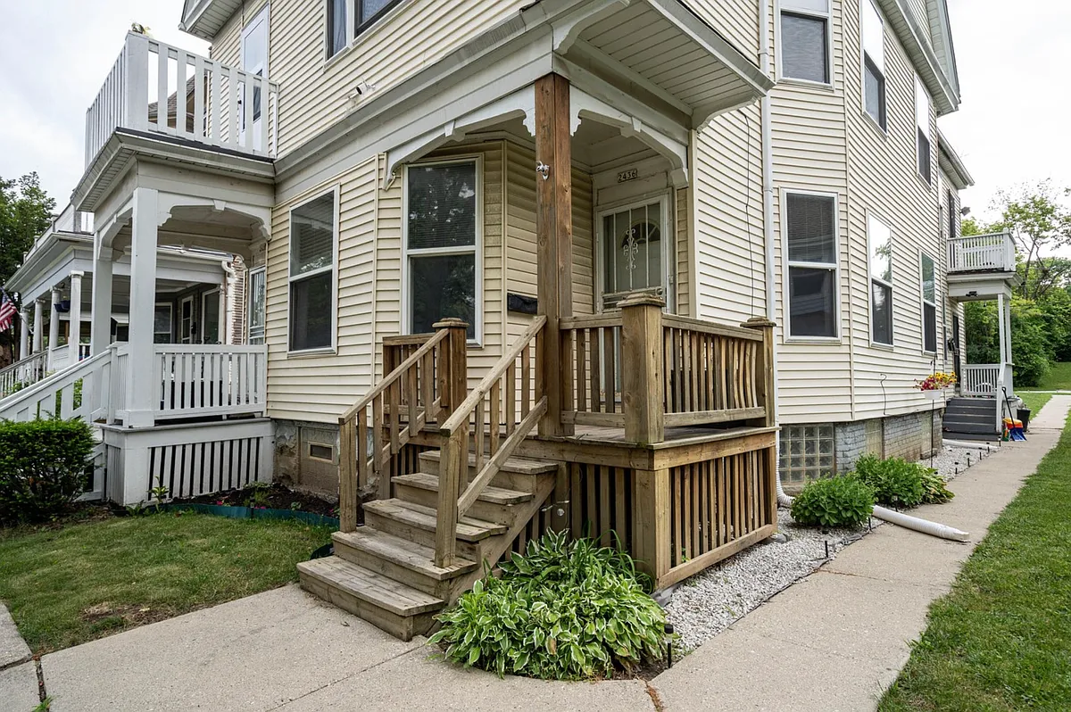 Building Photo - 2436 N 1st St #A