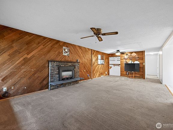 4th image of 1010 Coolidge Road