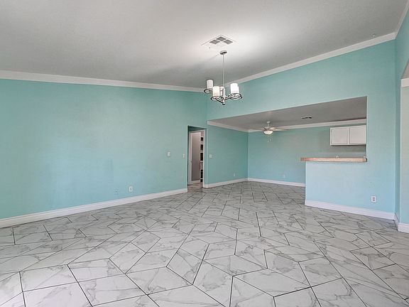 2nd image of 5231 Lindell Rd Unit 203
