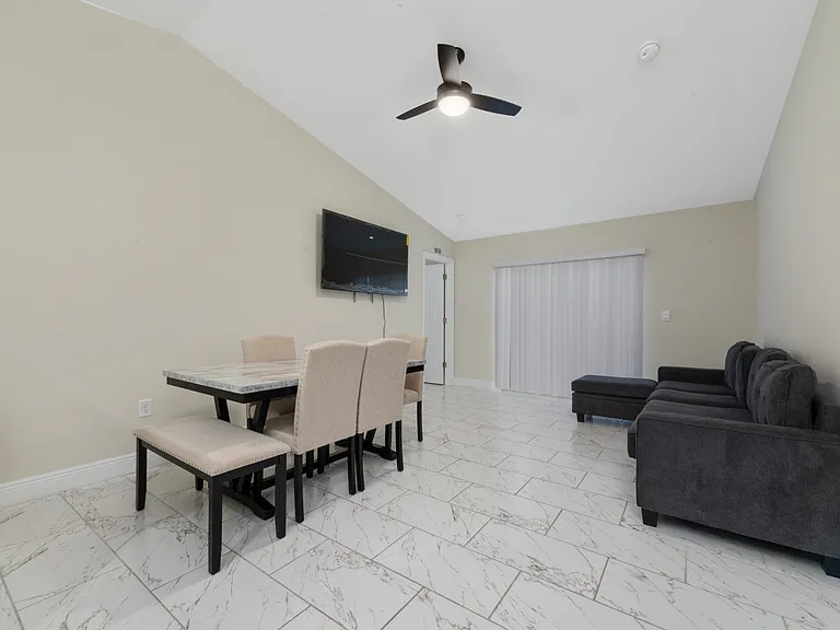 1246 Westwinds Dr — Photo 10