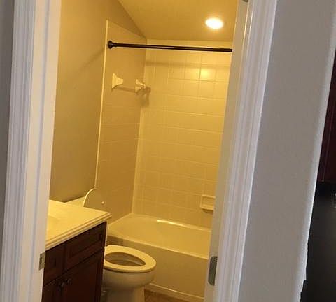 5th image of 1726 Glenwick Dr
