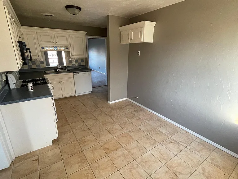 41 Southridge Dr — Photo 3