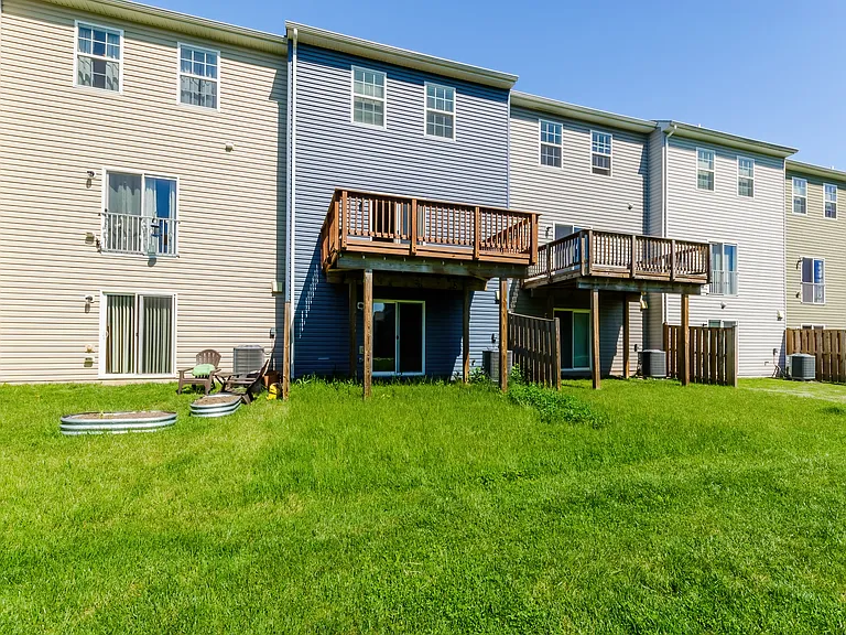 172 Drexel Ct — Photo 49