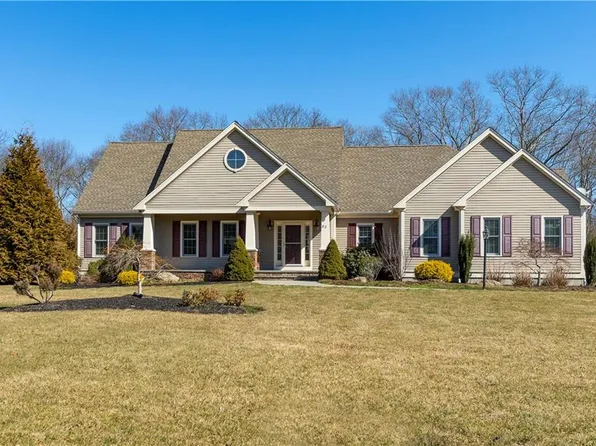 82 Sycamore Ln, Westport, MA 02790