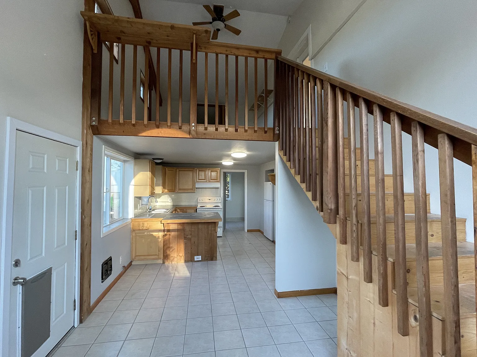 1 bed, 1440 sqft, $1,300 — Photo 2