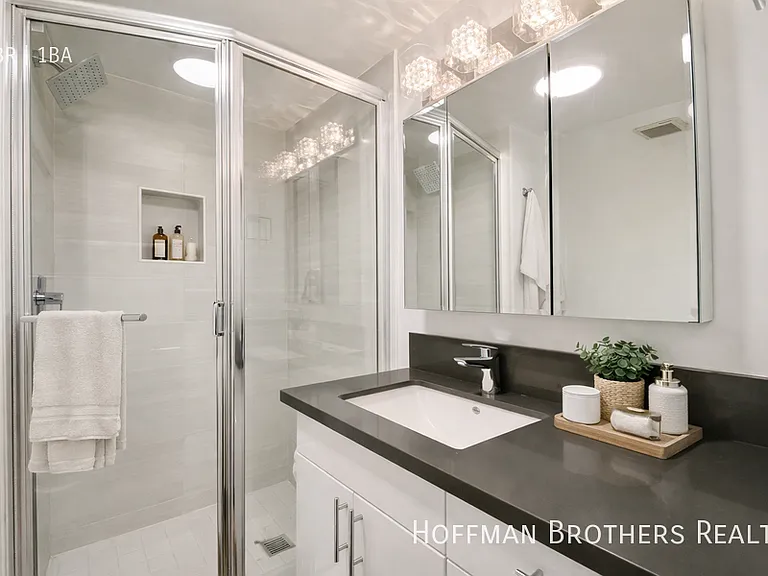 919 N Alfred St #15 — Photo 5