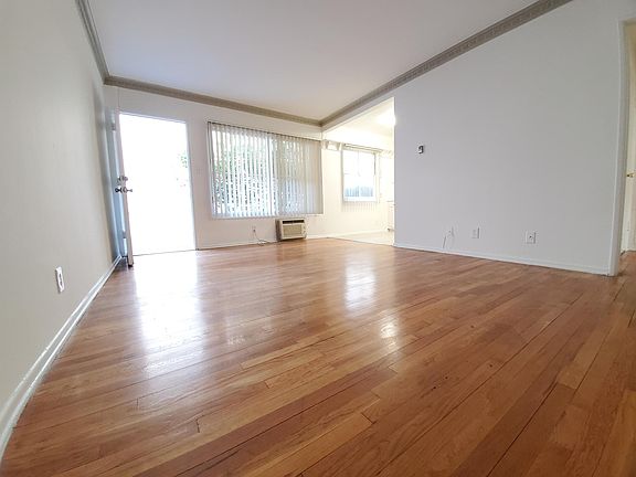 2nd image of 5131 Bakman Ave #2