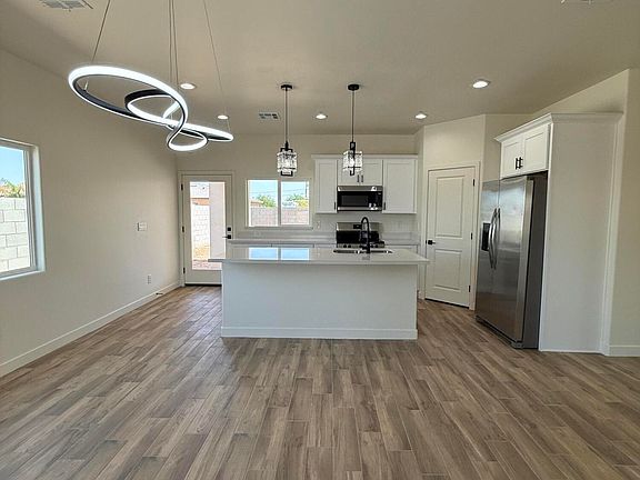 4th image of 8515 W PINEVETA Drive