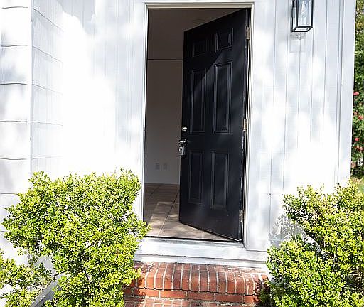 5th image of 3328 Sylvia St