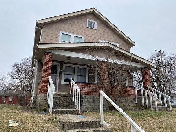 3rd image of 736 Seymour Ave
