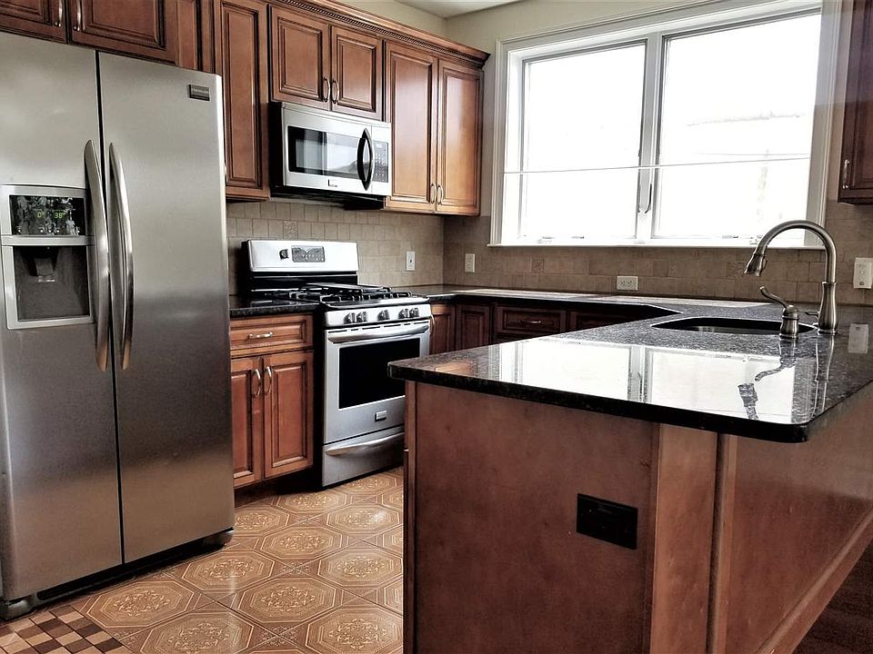 1st image of 1000 West St APT 3A