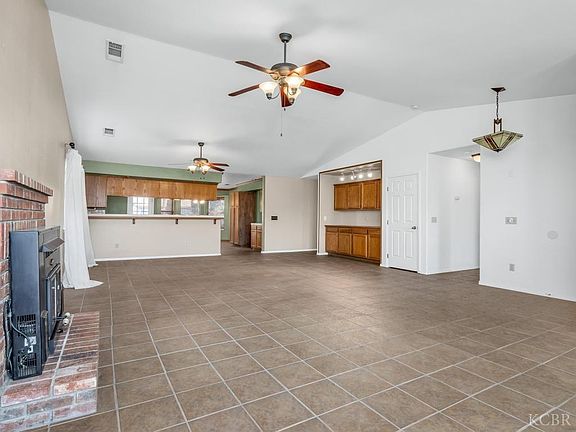5th image of 575 E Encore Dr