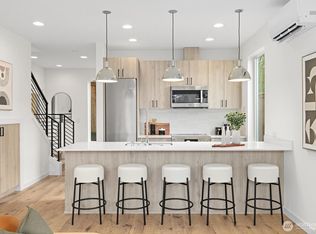 947 NW 61st St, Seattle, WA