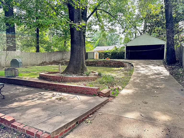 61 N Reese St — Photo 20