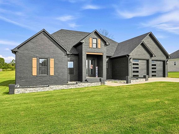 3rd image of 29 Republican Valley Dr
