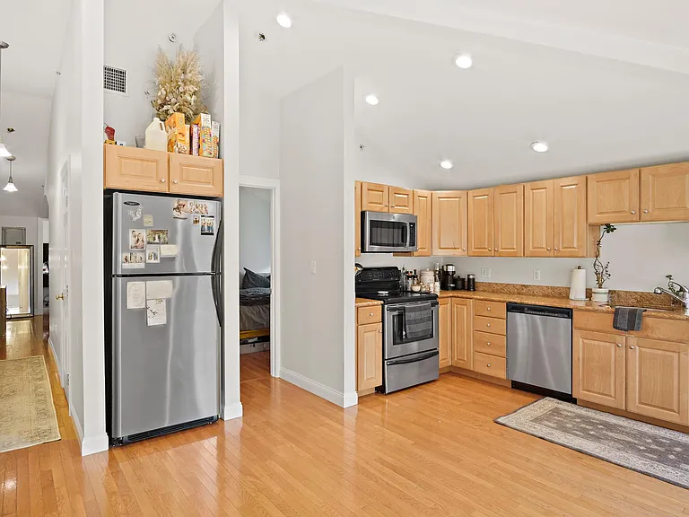 266 Essex St #6 — Photo 1