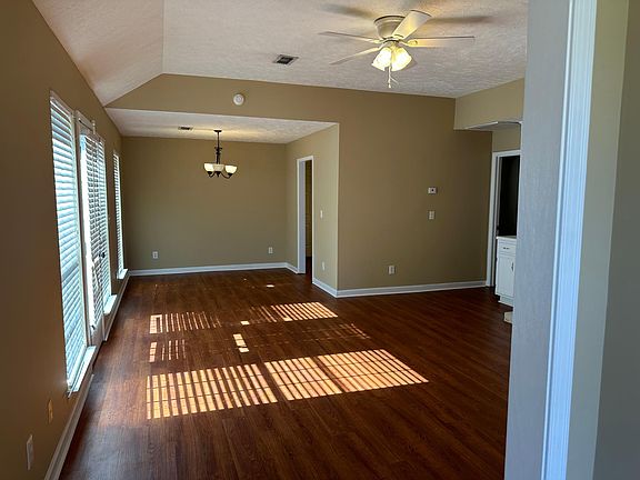 2nd image of 2092 W Aberdeen Dr