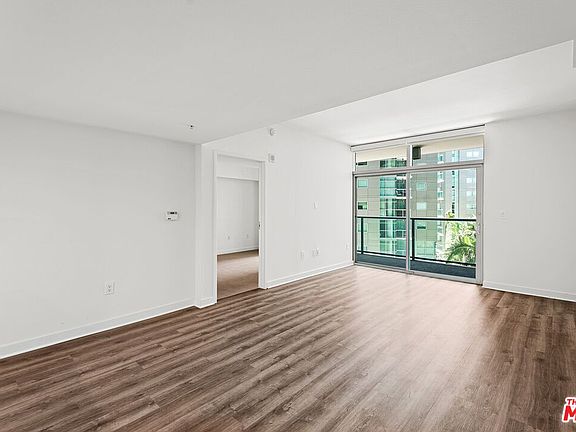 5th image of 13700 Marina Pointe Dr Unit 626