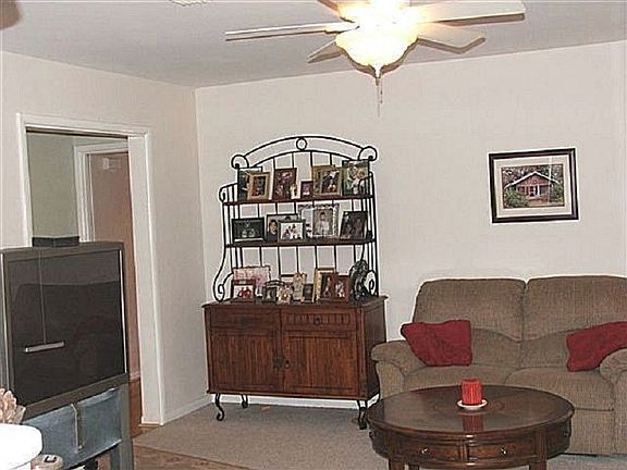 3rd image of 533 Teacup Springs Ct