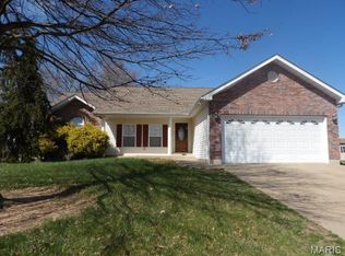 601 John David Dr, Farmington, MO 63640