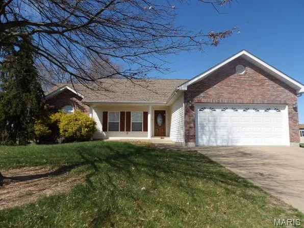 601 John David Dr, Farmington, MO 63640