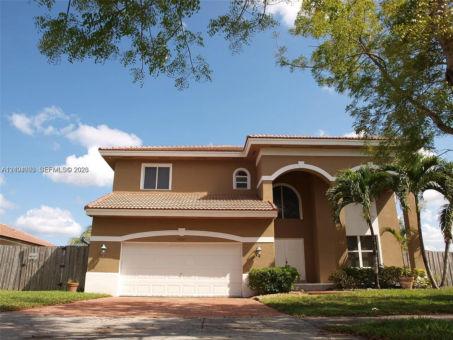 Don Elias Estates — Photo 1