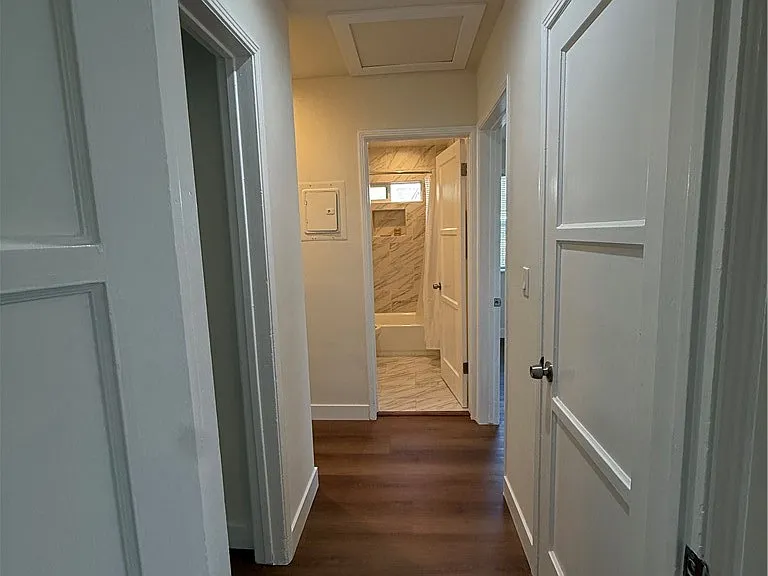 549 N Niagara St — Photo 12