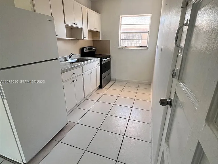 609 SW 14th Ave #2 — Photo 13