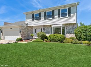 1149 Lockwood Dr, Buffalo Grove, IL 60089