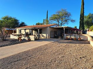 942 S Abrego Dr, Green Valley, AZ 85614