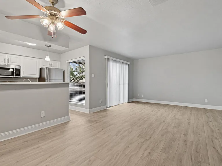 Avondale Parc @ Bellmar — Photo 27