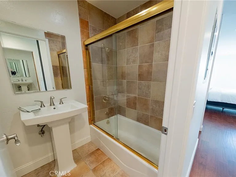 10751 Wilshire Blvd #1405 — Photo 16