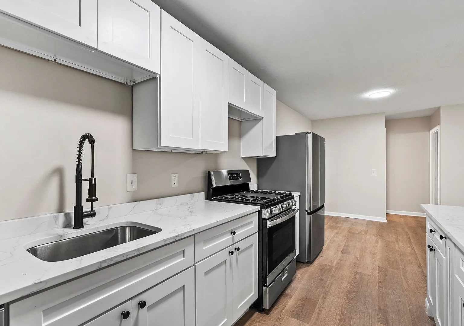 Newly Renovated 2 Bed/1.5 Bath in Cranston! — Photo 1