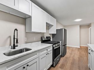 Spacious 1 Bed - 1 Bath Apartment in Cranston, Cranston, RI 02920