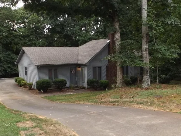 2500 Mount Salem Rd, Pfafftown, NC 27040