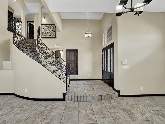 4th image of 7761 Oak Landing Dr