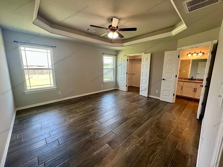 9007 Hawthorne Ln — Photo 15