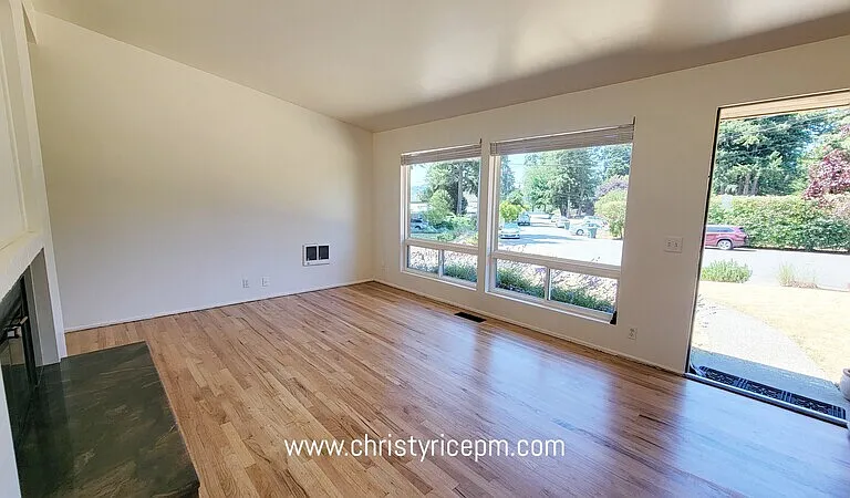 12051 SE 42nd St — Photo 5