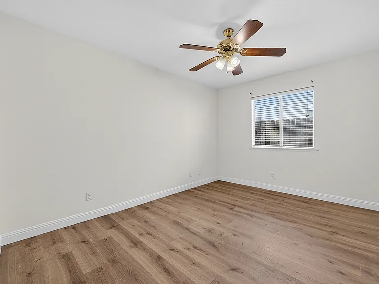 10291 N Whitney Ave — Photo 25