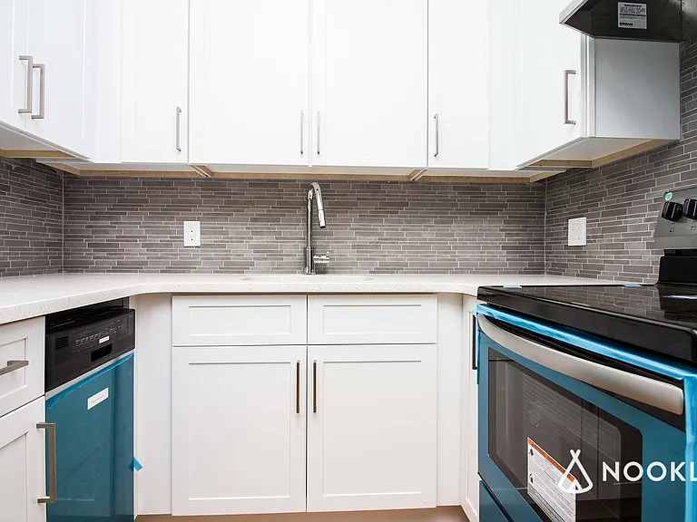 102 Somers St #4A — Photo 5