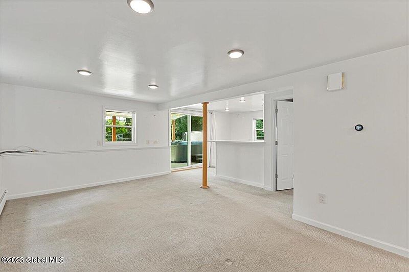 5th image of 23 Carol Ann Drive