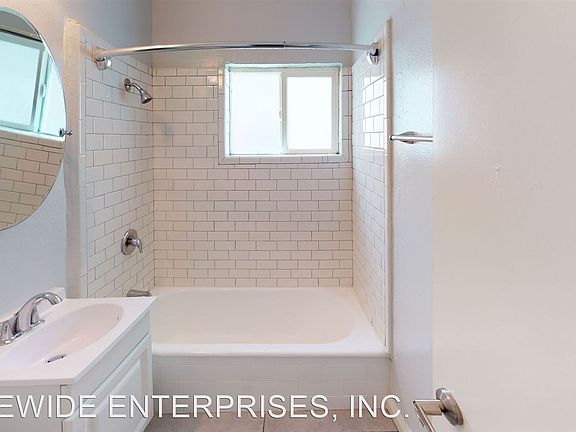 5th image of 1645 N Alexandria Ave APT 108