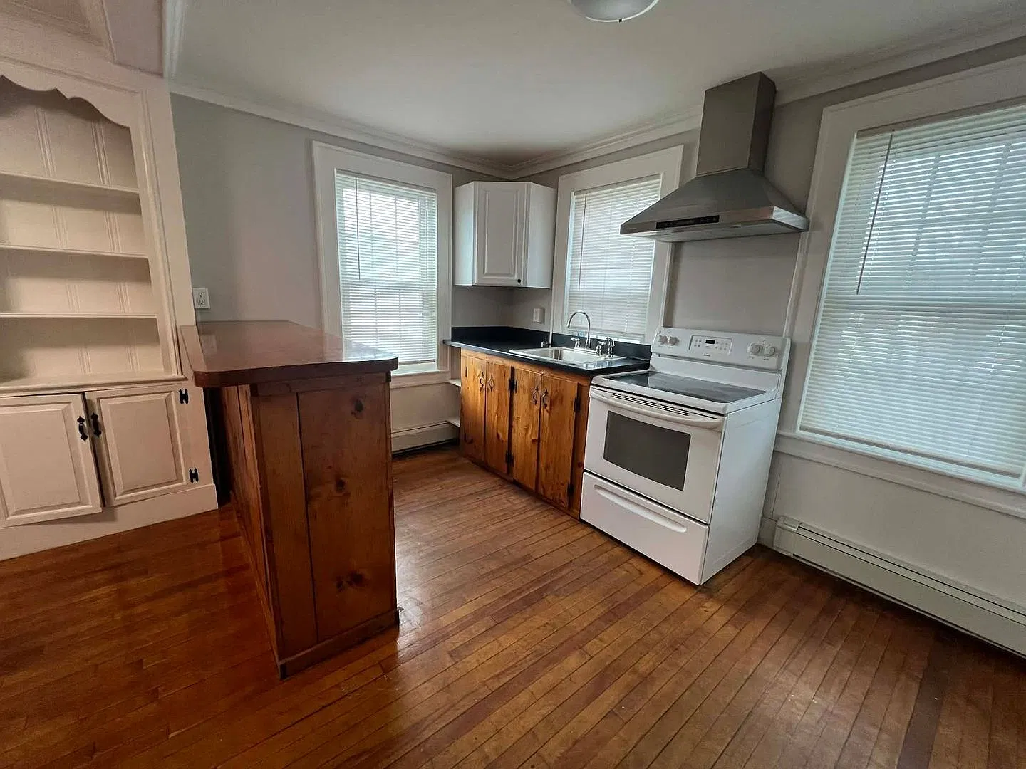 16 Glidden St. — Photo 2